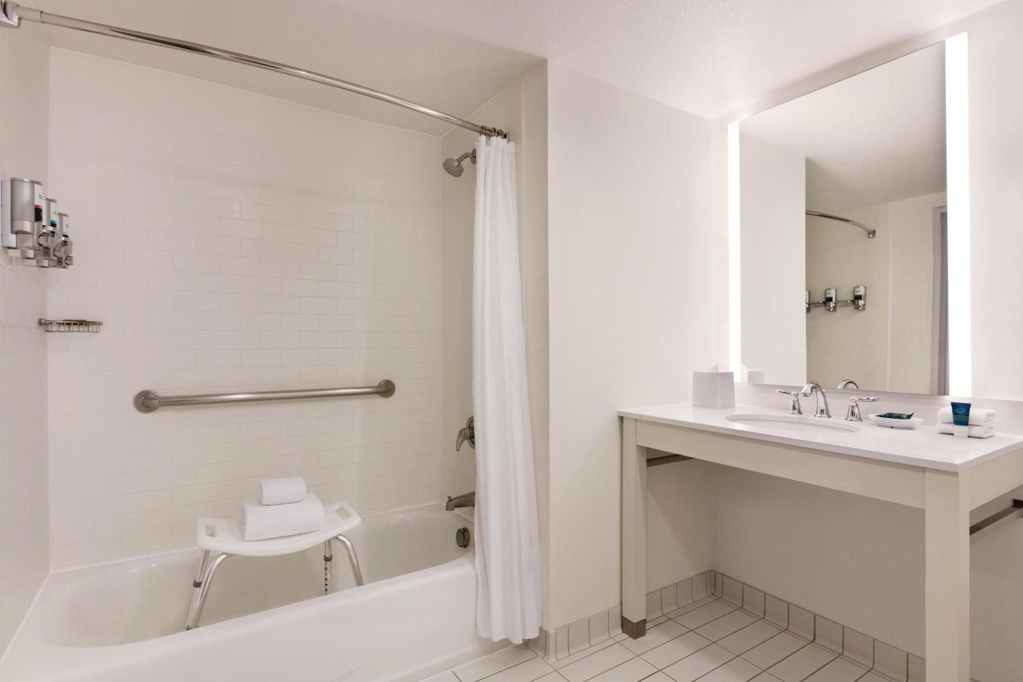 Four Points By Sheraton Sacramento Airport Екстериор снимка