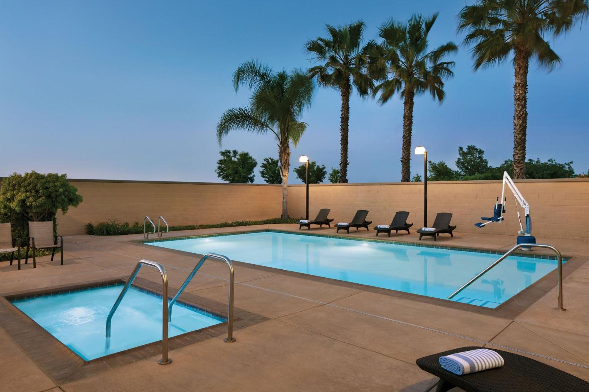 Four Points By Sheraton Sacramento Airport Екстериор снимка
